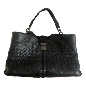 Bottega Veneta Roma Handbag Elegant Black Woven Leather.